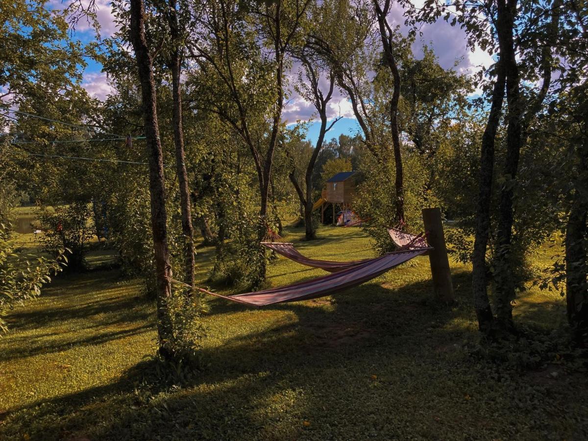 Starp Debesim Un Zemi Konuk evi Krāslava Dış mekan fotoğraf